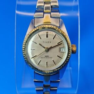 Vintage‎ 1973 Timex Presidential Date 24mm Women's Mechanical Wind Watch S. 5.75